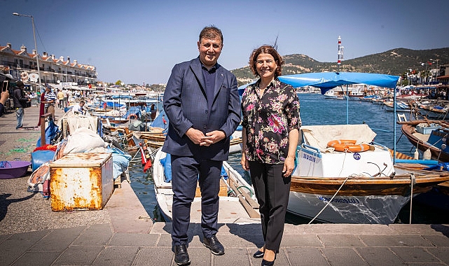 Foça’da Cemil Tugay’a ağır ilgi