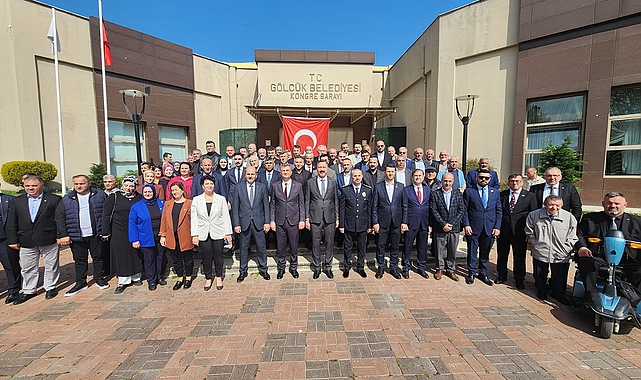 Gölcük’te düzenlenen Kent Bayramlaşması toplumun her kesitinden temsilciler vatandaşların geniş iştiraki ile gerçekleştirildi