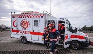 İzmir İtfaiyesinin özel donanımlı paramedikleri Türkiye’ye örnek oluyor