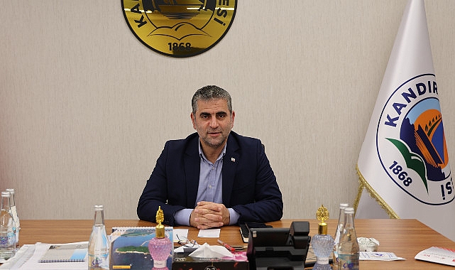 Kandıra Belediye Başkanı Adnan Turan Kadir Gecesi münasebetiyle bir bildiri yayımlayarak Kandıra halkının ve İslam aleminin mübarek gecesini tebrik etti