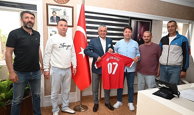 Kemer Ayyıldız Masterler’den Lider Topaloğlu’na ziyaret