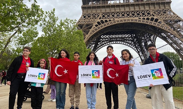 LÖSEV yurtdışı seyahatlerine devam ediyor. Lösemi ile çaba eden ve tedavi mühletince LÖSEV’den dayanak alan çocuklar dünyayı geziyor