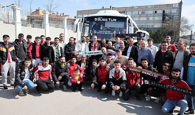 Sivas Belediye Lideri Dr. Adem Uzun, deplasmanda oynanacak Trabzonspor-Sivasspor müsabakası öncesi kırmızı beyazlı taraftarları Trabzon’a yolcu etti