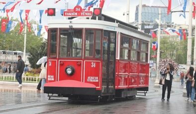 Taksim ve İstiklal Caddesi’nin simgelerinden nostaljik tramvayın yerine elektrik gücü ile çalışan bataryalı tramvay geliyor