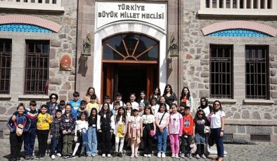 TEGV öğrencileri İstanbul ve Ankara’da Zirve Kurumsal Tahliller ile buluştu ”Hayalini kurduğumuz meslekler için daha çok çalışacağız”