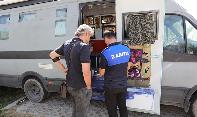 Bayraklı’da karavan işgaline zabıta mahzuru