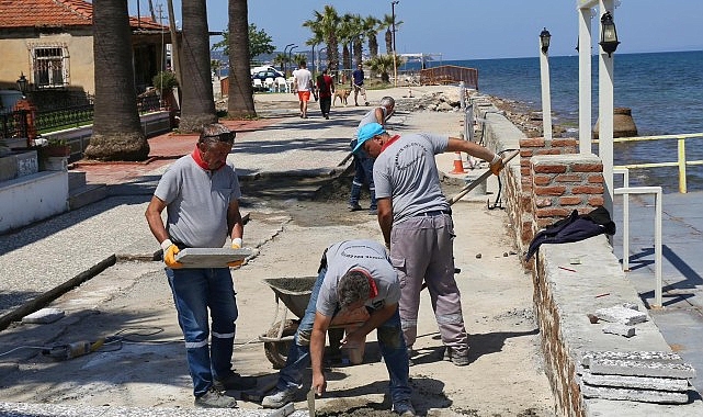 Burhaniye Belediyesi Fen İşleri Müdürlüğü grupları, çalışmalarını sürat kesmeden sürdürüyor. İlçe genelindeki çalışmalar, yaz dönemi öncesinde ağır bir halde devam ediyor