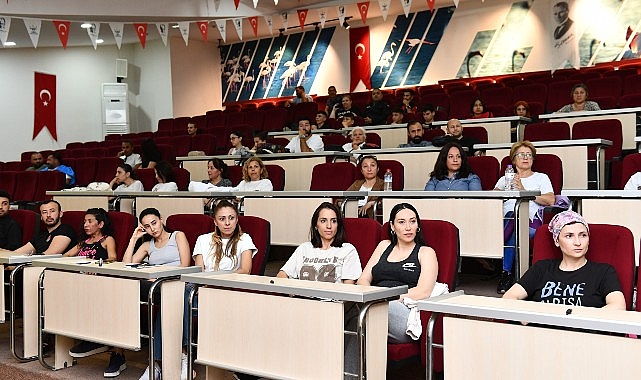 Çiğlili Sporseverler Sağlıklı Beslenme Seminerinde Buluştu