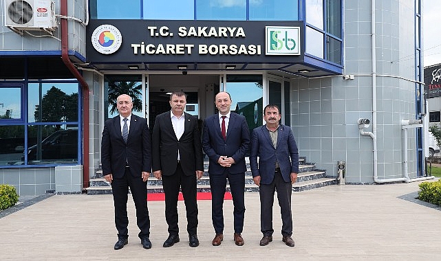 Geyve Belediye Başkanı Selçuk Yıldız Sakarya Ticaret Borsası Lideri Mustafa Genç’i ziyaret ederek görüşmeler gerçekleştirdi