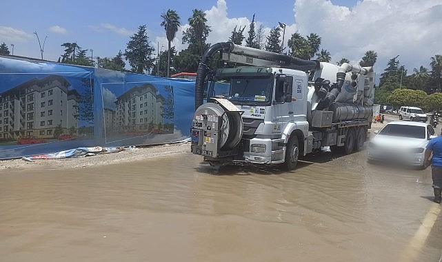 Konya Büyükşehir Grupları Hatay’da Sel ve Su Baskınlarına Müdahale Ediyor