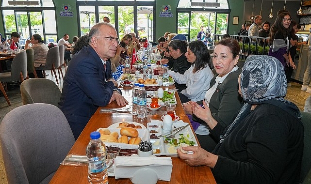 Lider Işık, şehit anneleri ve eşleriyle bir ortaya geldi