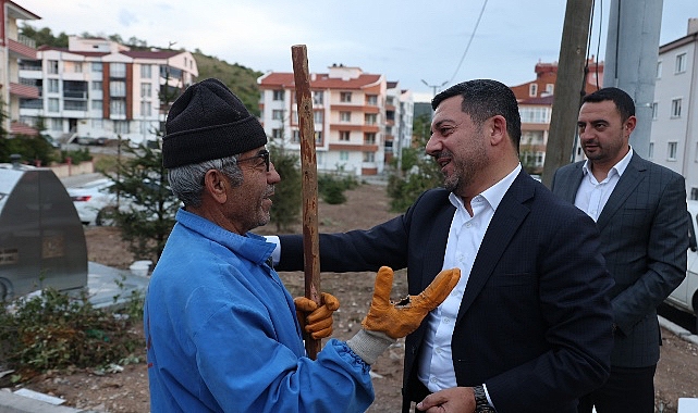 Nevşehir Belediye Başkanı Rasim Arı, belediye gruplarının mahallelerdeki çalışma alanlarında incelemelerini sürdürüyor