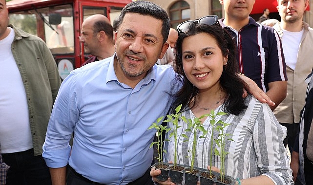 Nevşehir’de yerli ziraî üretimi artırmak ve üreticiyi desteklemek hedefiyle 50 bin zerzevat fidesi düzenlenen merasimle fiyatsız olarak dağıtıldı