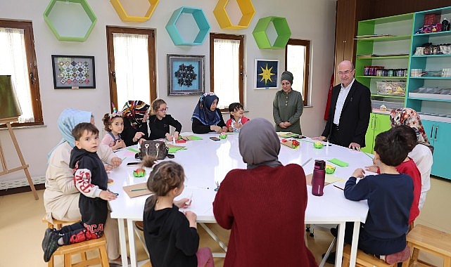 Selçuklu Sanat ve Tasarım Atölyesi’nde anne ve çocukları bir ortaya getiren Selçuklu Belediyesi, çocuklar ve annelerine unutulmayacak bir Anneler Günü anısı yaşattı