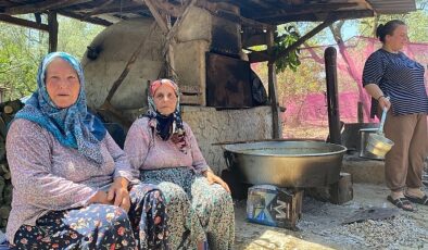 İznik’e bağlı Göllüce Mahallesi’nde asırlardır imece tarzıyla devam eden ‘Dede Çorbası’ aktifliği bu yıl da gerçekleşti