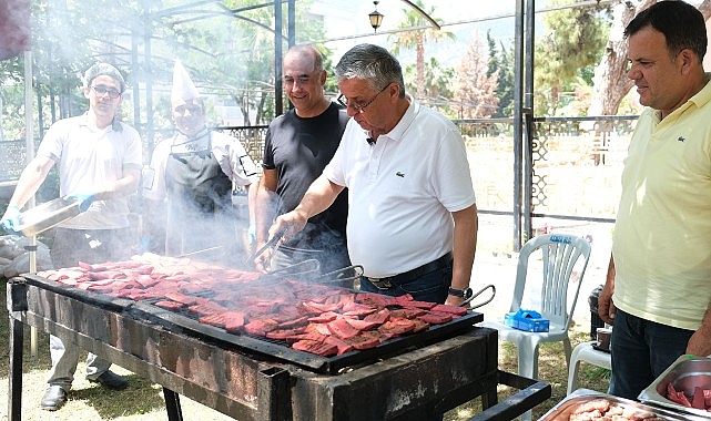 Lider Topaloğlu’ndan öğrencilere mangal partisi