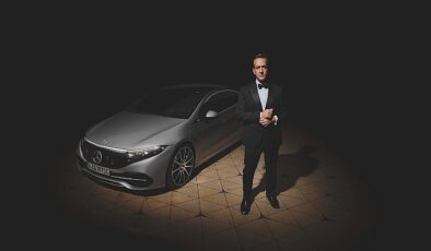 Matthew Macfadyen ve Roger Federer’in başrollerini paylaştığı “O Bir Mercedes-Benz.” küresel reklam kampanyası Türkiye’de yayında
