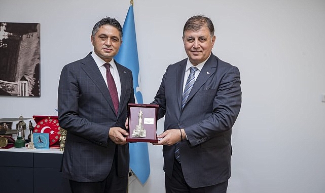 Lider Tugay Aliağa’da uyum toplantısı yaptı “Bu kentin kronikleşmiş meselelerini çözmek istiyoruz”