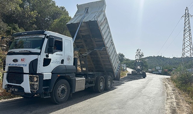 Milas Belediyesi ilçemizin farklı bölgelerinde ağır çalışmalar gerçekleştiriyor.