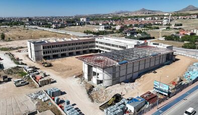 Selçuklu Belediyesi tarafından Konya’ya kazandırılacak olan Türkiye’nin en kapsamlı ve çağdaş Hoş Sanatlar Lisesi’nin üretimi süratle devam ediyor.